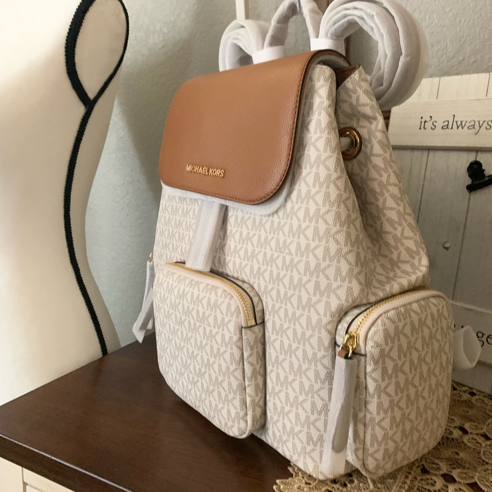 Last one 😍 New Mk backpack vanilla ❣️ - Picture 3 of 7